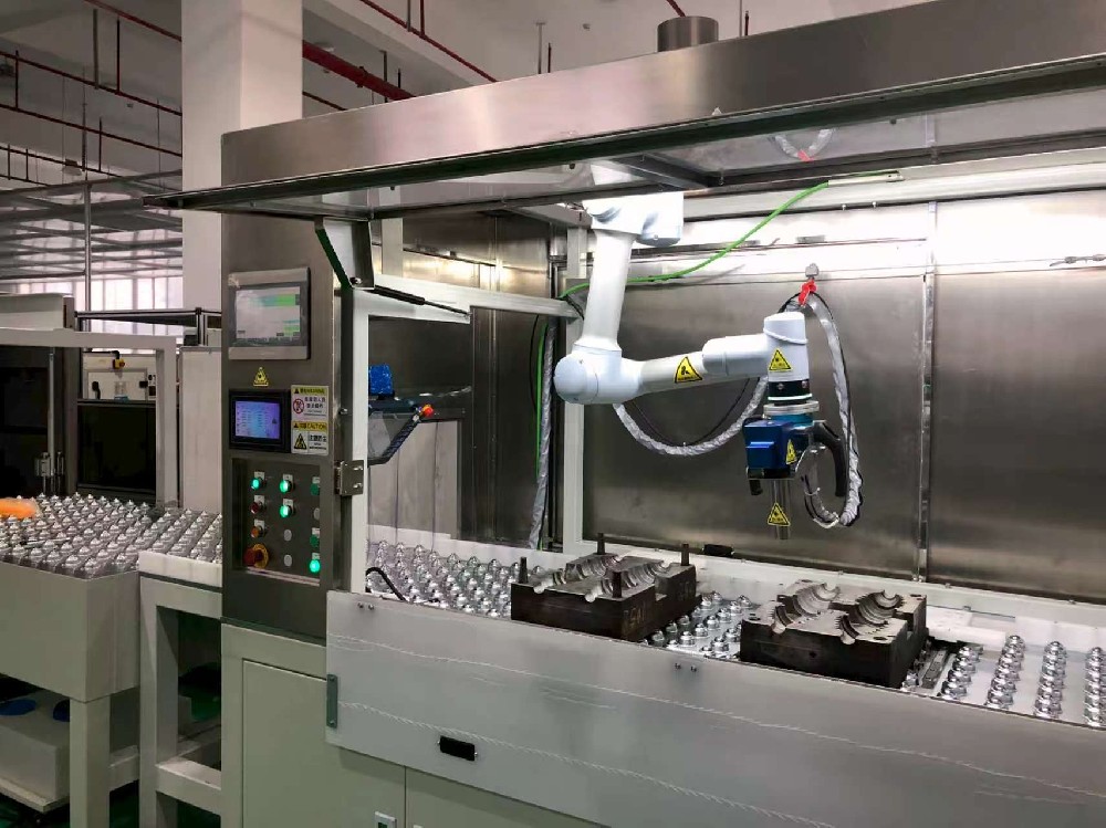 机器人激光清洗案例：氧化层去除与除锈